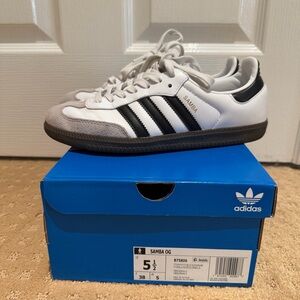 Adidas Samba OG trainers/sneakers in white/black/granite color way